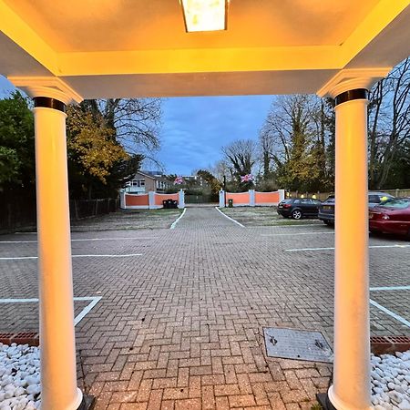 All Seasons Gatwick Guest House & Parking Horley Exterior photo