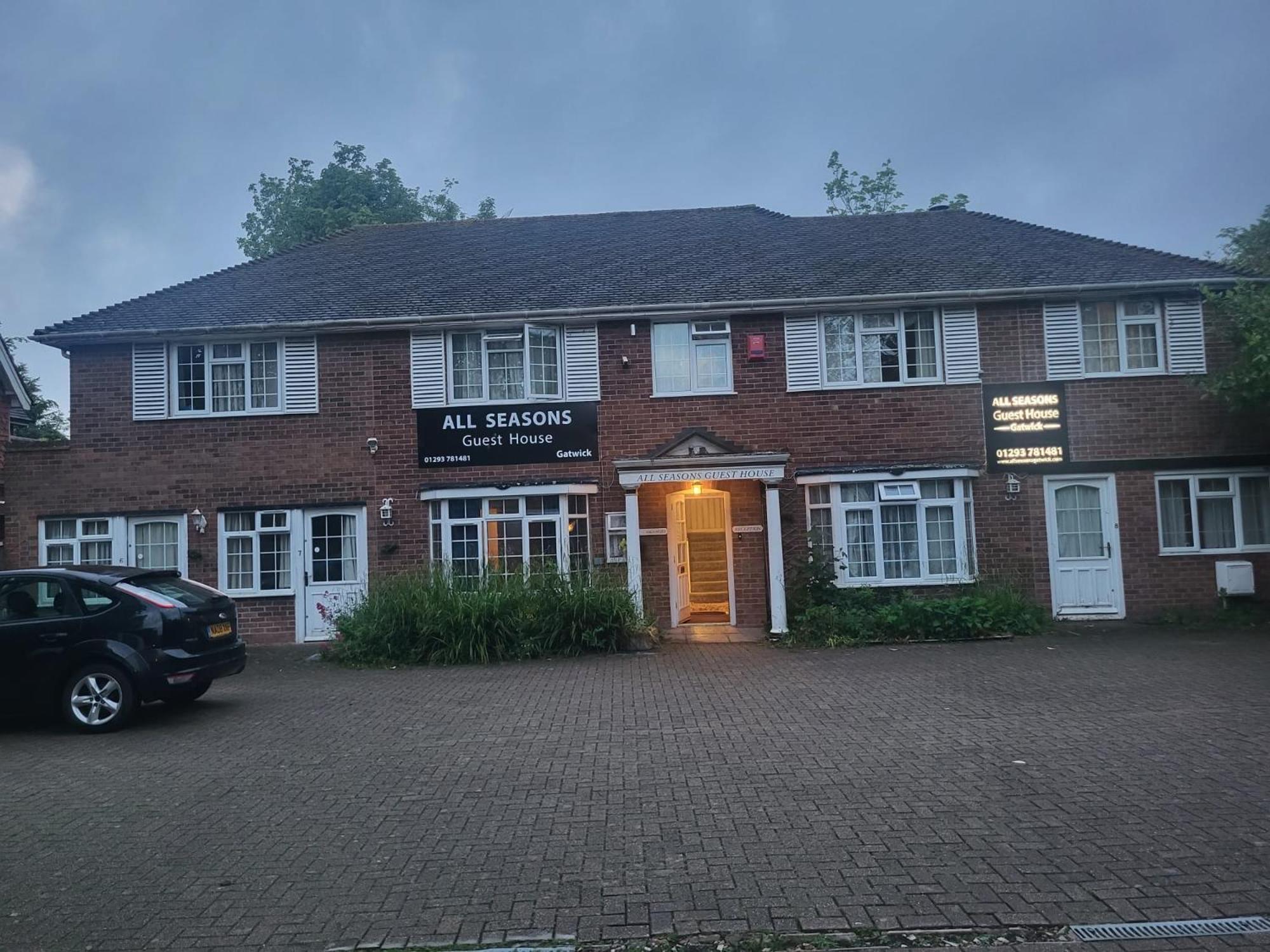All Seasons Gatwick Guest House & Parking Horley Exterior photo